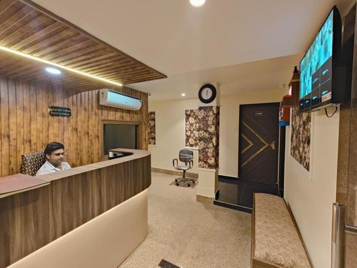 ורנאסי Hotel Mangal Murti מראה חיצוני תמונה