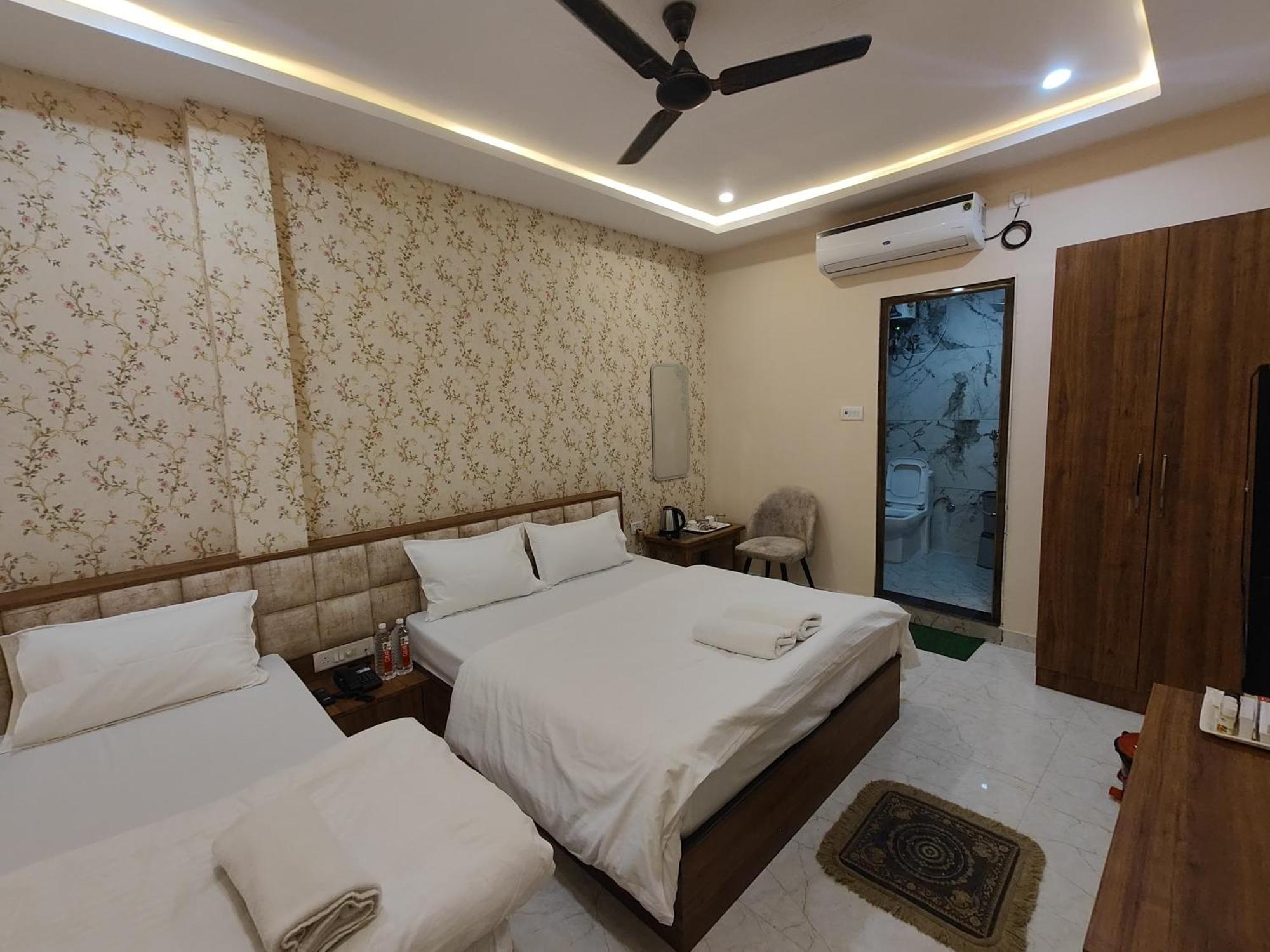 ורנאסי Hotel Mangal Murti מראה חיצוני תמונה
