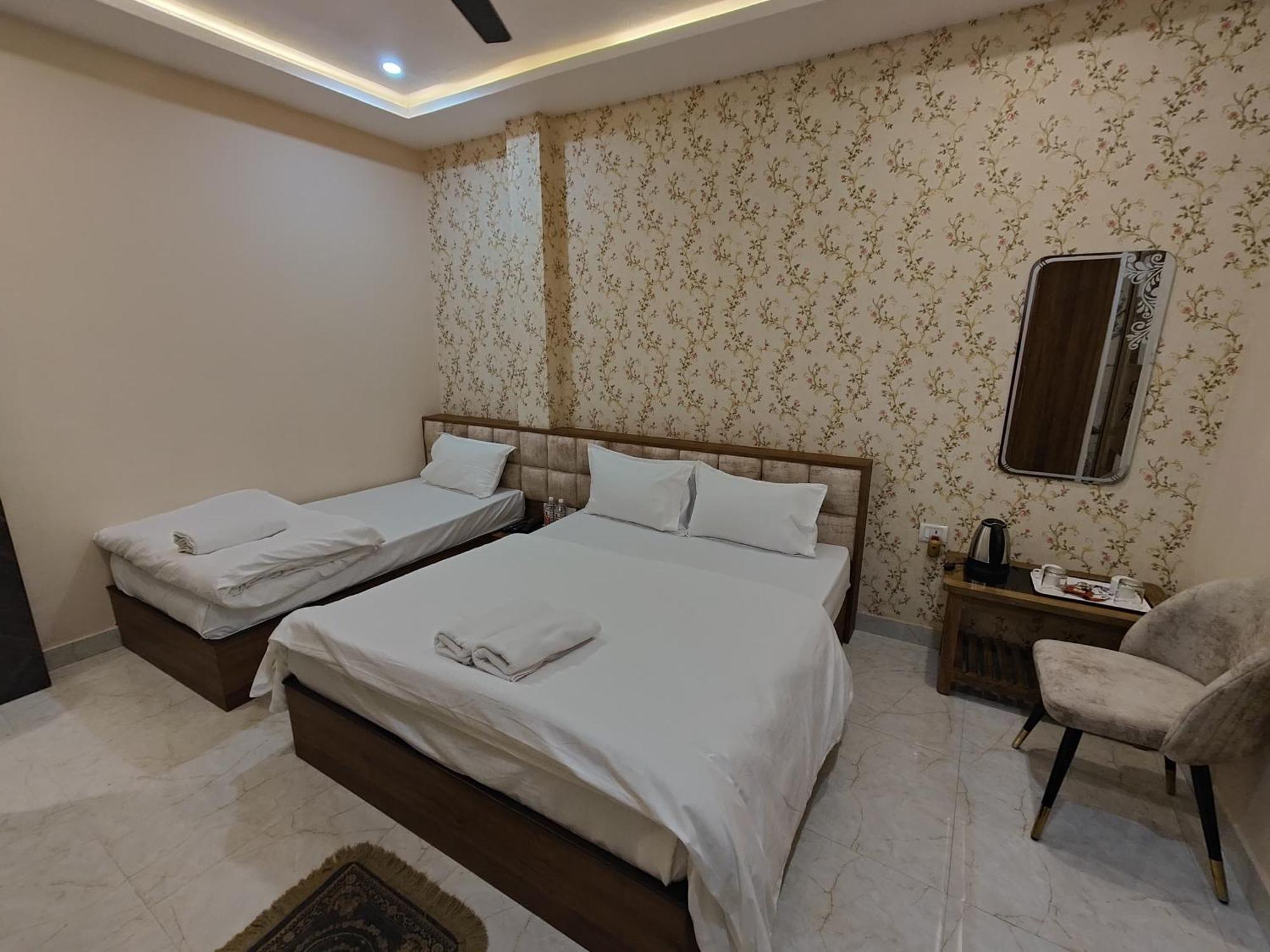 ורנאסי Hotel Mangal Murti מראה חיצוני תמונה