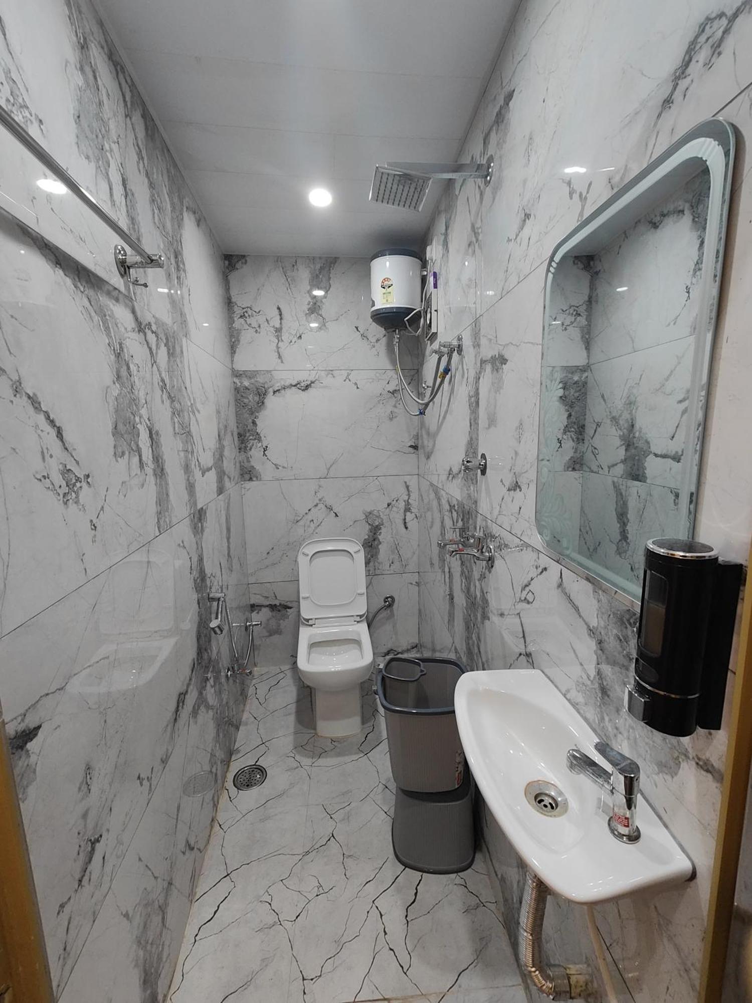 ורנאסי Hotel Mangal Murti מראה חיצוני תמונה